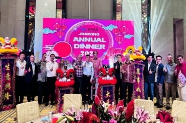 龍行千里 不忘初心 | 景興紙業(yè)全資子公司景興控股（馬）有限公司年會(huì)盛典點(diǎn)燃2024！